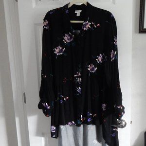 Stunning NWT Ava & Viv top 2X fits a 1X